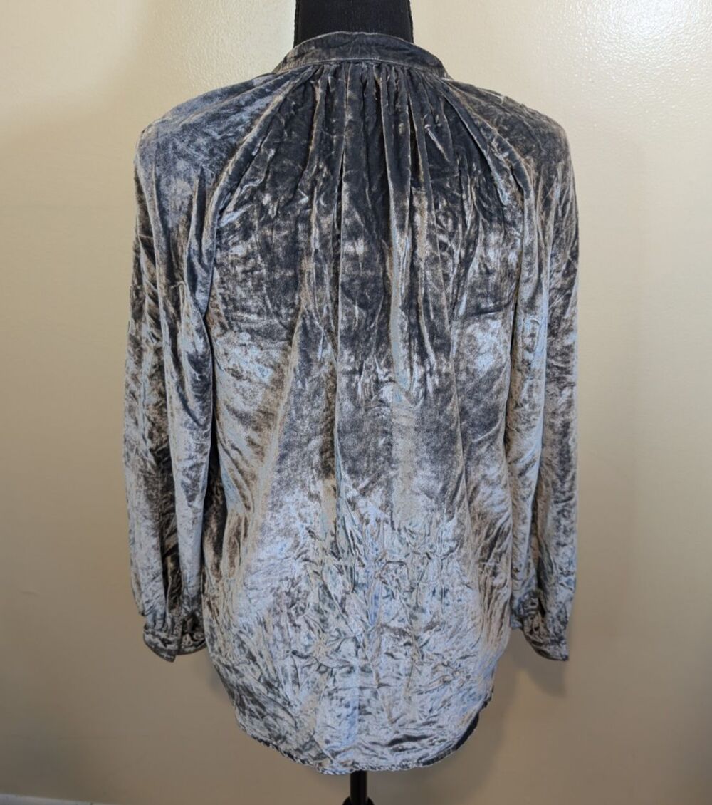 Pilcro Anthropologie Button Down Top Gray Pleating Velvet Relaxed Fit XS - Picture 3 of 14